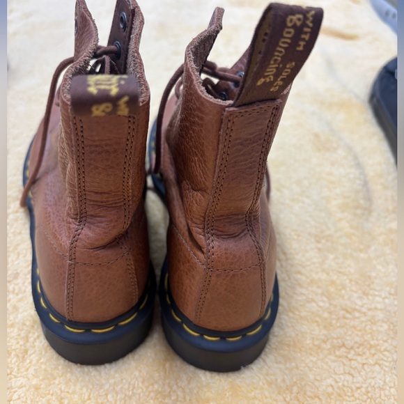 Dr Martin’s 1460 Pascal Brown Nubuck leather Boots Size 7 good condition. - Picture 5 of 6